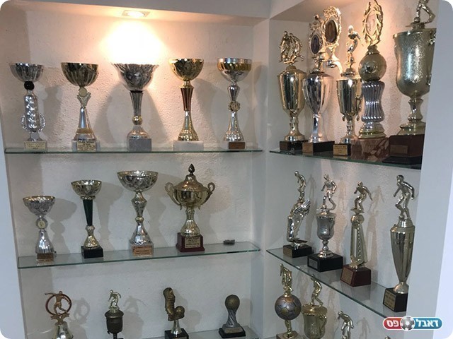 ארון הגביעים